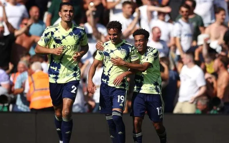 ثلاثية نظيفة.. ليدز يونايتد يكتسح نوتنجهام فورست ويحصد نقاط الموقعة بالدوري الإنجليزي